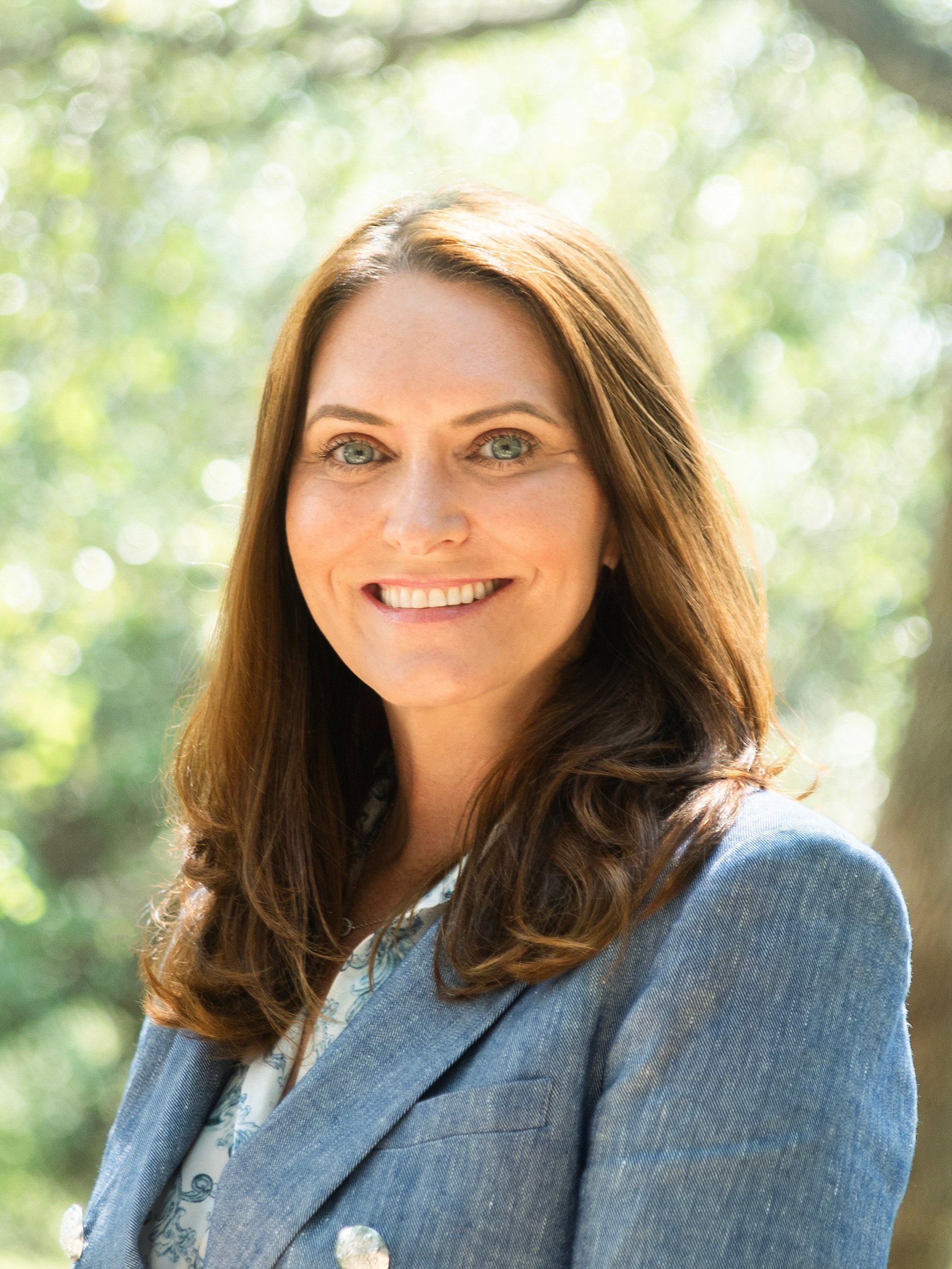 2025 AMG Lori Headshot